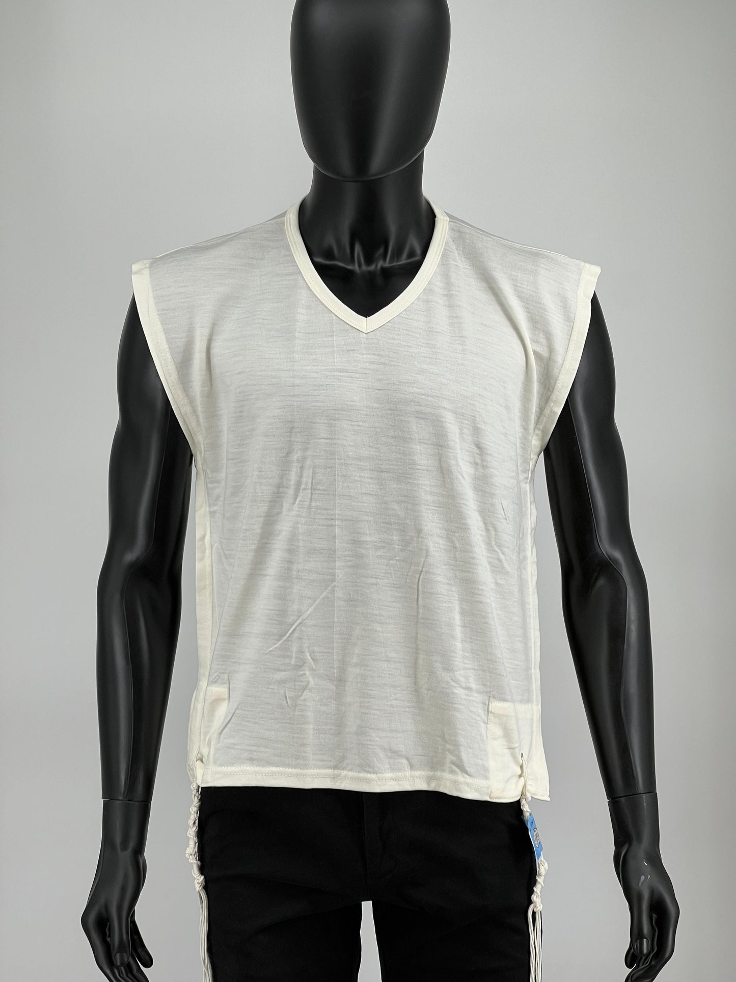 Wool V-Neck Tzitzit T-Shirt Sephardi - Hand-spun