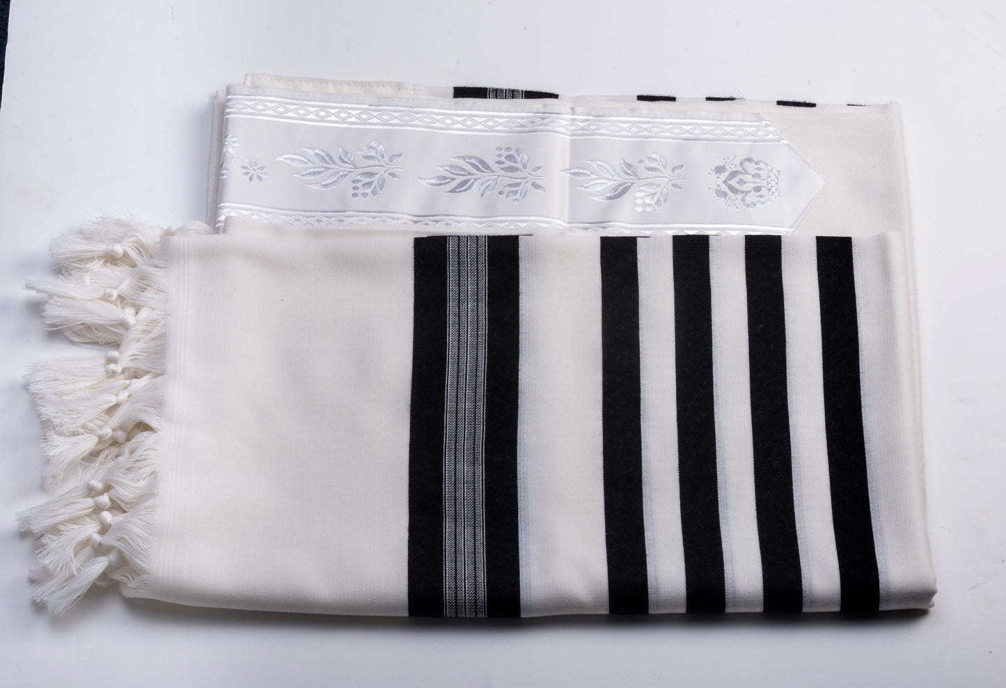 Mishkan HaTekhelet Peer Kal “Turkish Style” Lightweight Wool Tallit – Hand-Spun Ashkenazi Thick Tzitzit