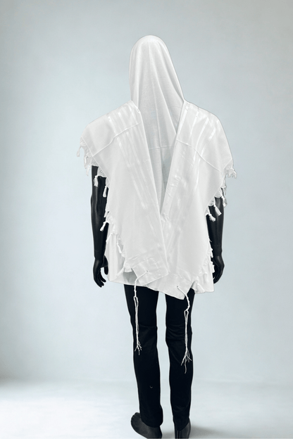 Full-length view of a mannequin wearing a white Tallit Chatanim made of acrylic fabric.