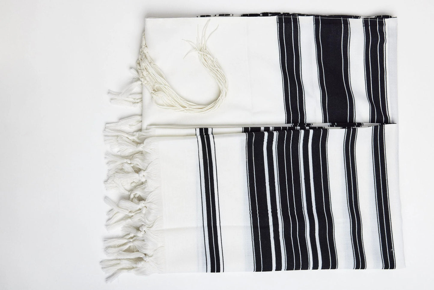 Mofet Wool Tallit Yishtabach - Chabad